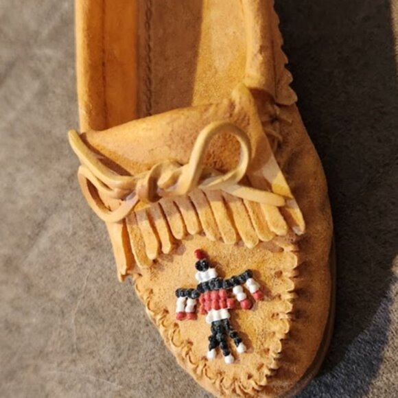 Just the Right Shoe Other - Brave Warrior and Aloha, Just the right shoe figiures